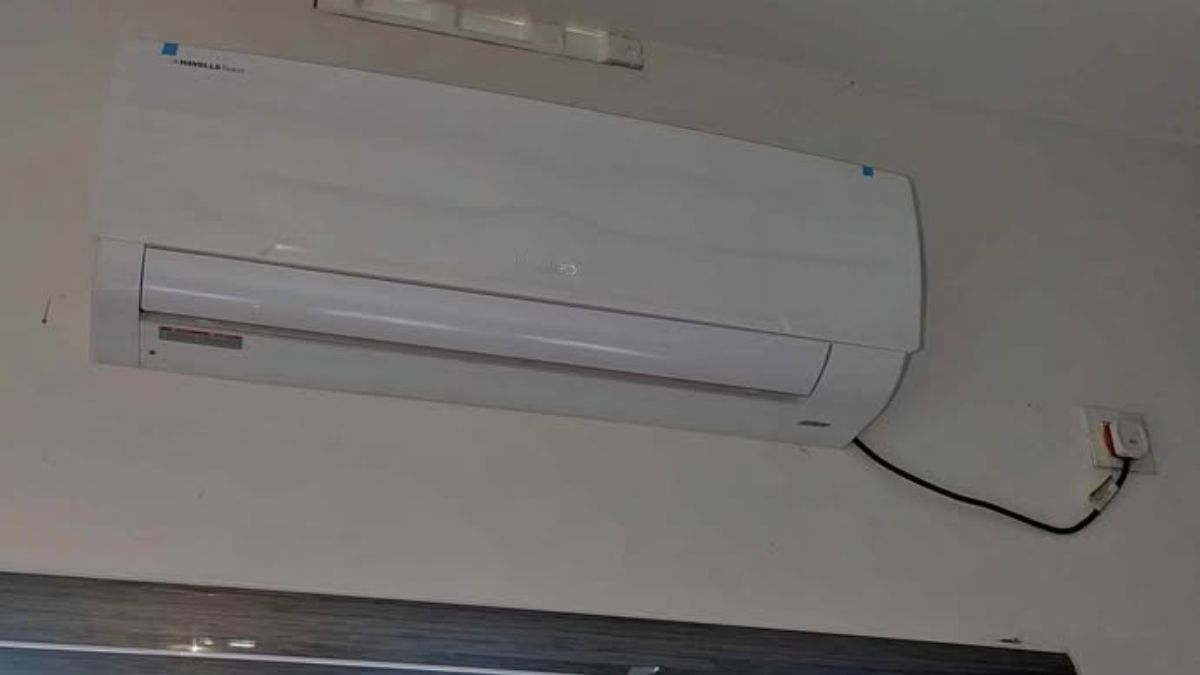 Lloyd 1.5 Ton 5 Star AC GLS18I5FWBEW Close View